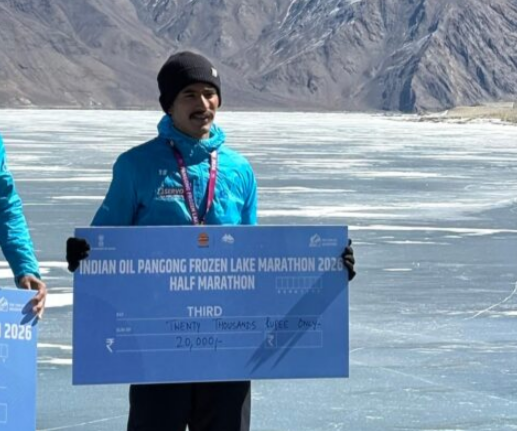 Sarfaraz Hussain Secures 3rd Position at Indian Oil Pangong Frozen Lake Marathon