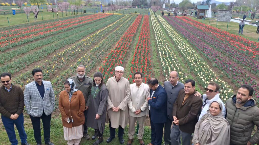 Chief Minister Omar Abdullah Opens Tulip Garden for Visitors in Srinagar