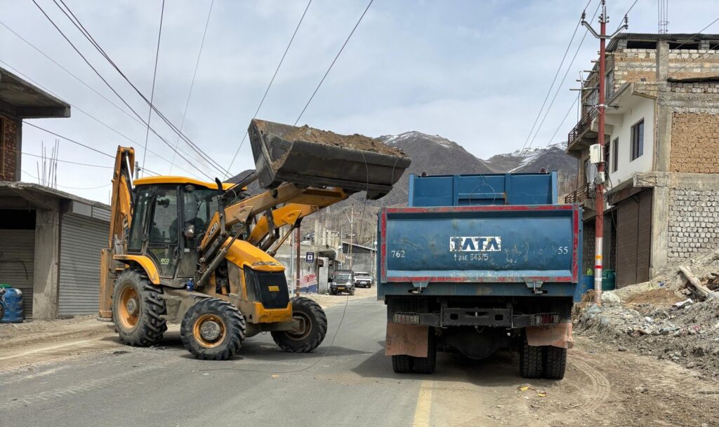 District Administration Kargil Conducts Sensitisation Drive to Clear Encroachments and Improve Road Safety