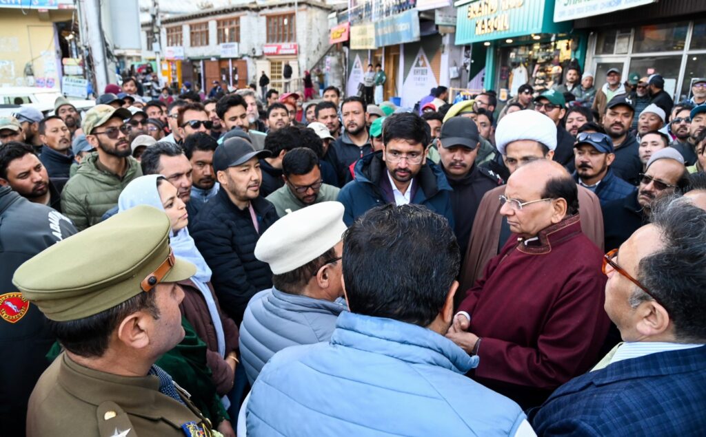 LG Ladakh Reviews Civic and Commercial Issues During Visit to Kargil Market