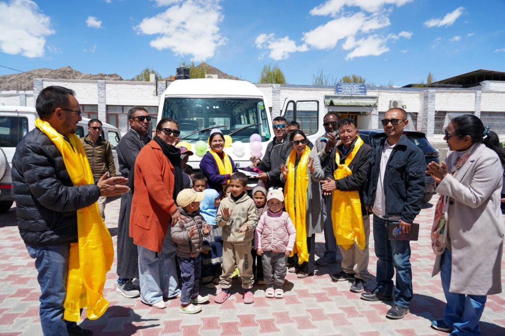 Administrative Secretary School Education Hands Over Force Traveller to Support Students in Chushot