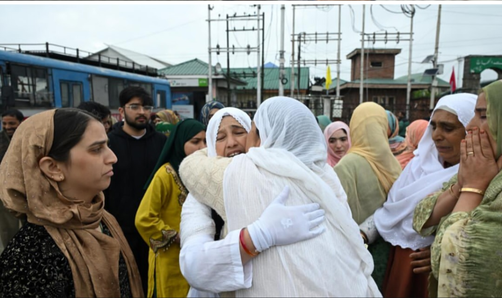 Kashmiri Pilgrims Depart for Hajj 2026; First Batch Leaves from New Delhi