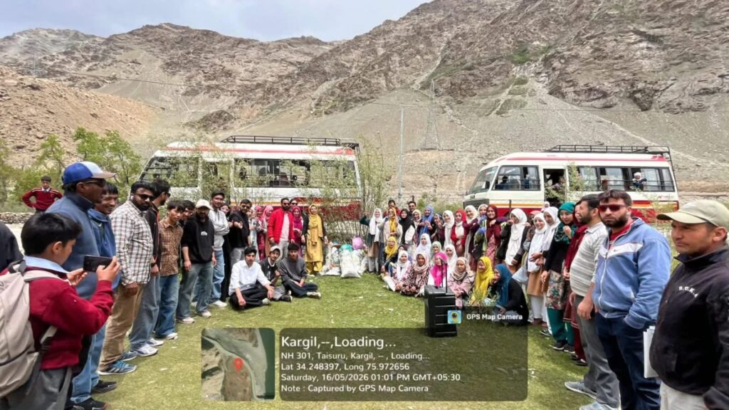 GDC Kargil Sankoo Campus Conducts Swachhta Abhiyan at Karpokhar Picnic Spot and Suru River