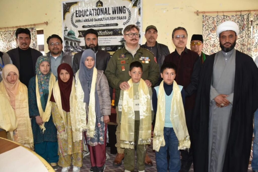 DC and SP Drass attend Felicitation Ceremony of Jamia Masjid Darul Tabligh in Honour of Meritorious Students
