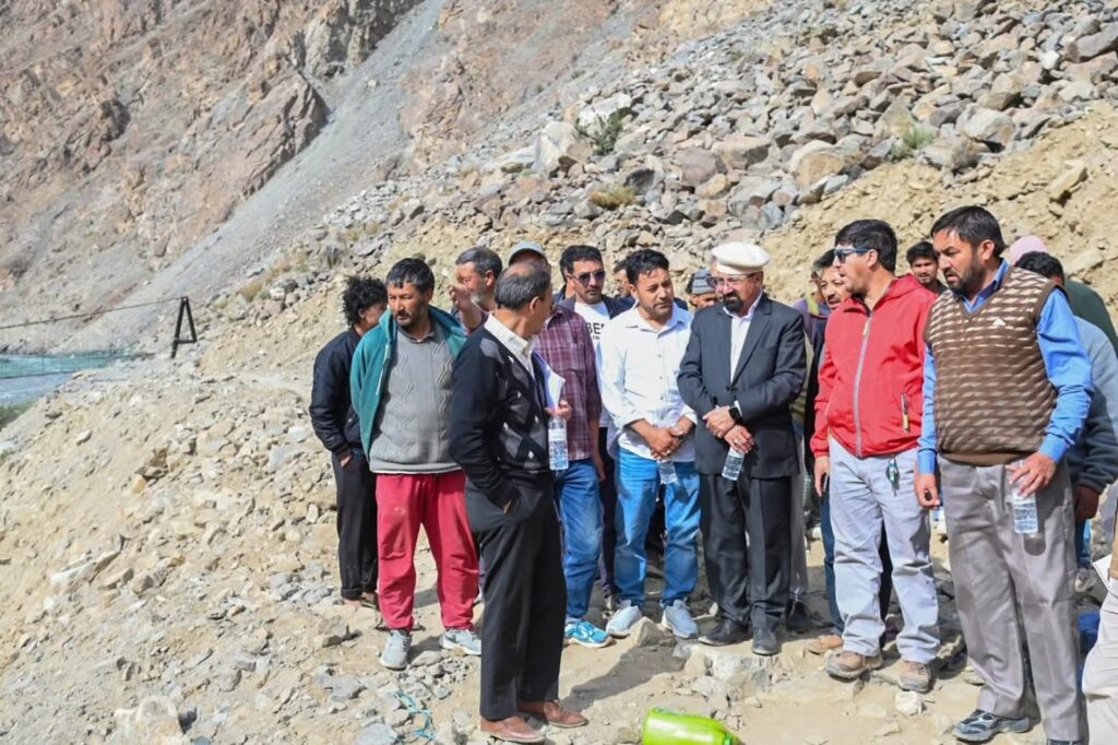 CEC Dr. Jaffer Akhoon Inspects Key Development Projects in Hundurman