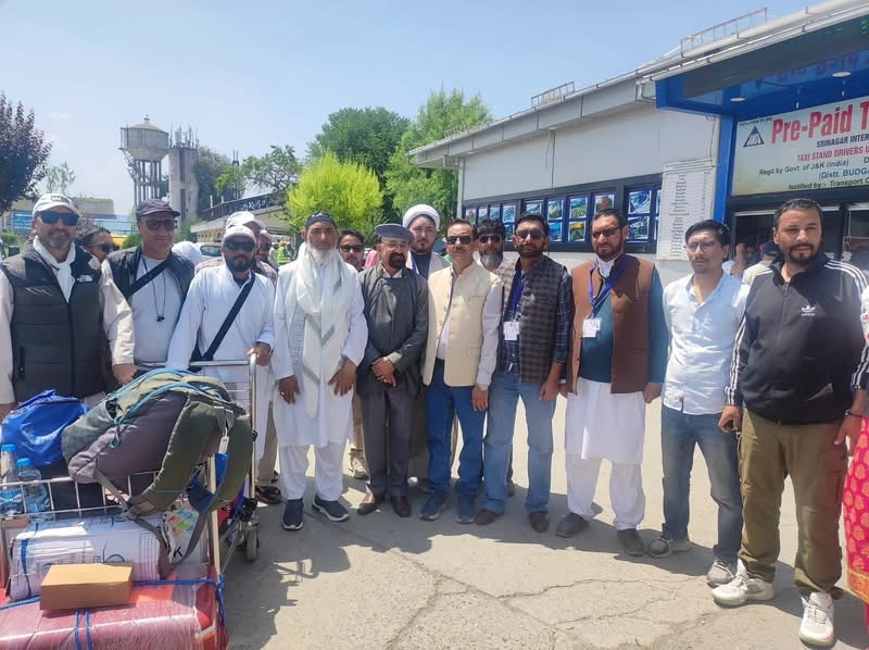Chairman Haj Committee, UT Ladakh, Receives First Batch of 143 Returning Haj Pilgrims at Srinagar