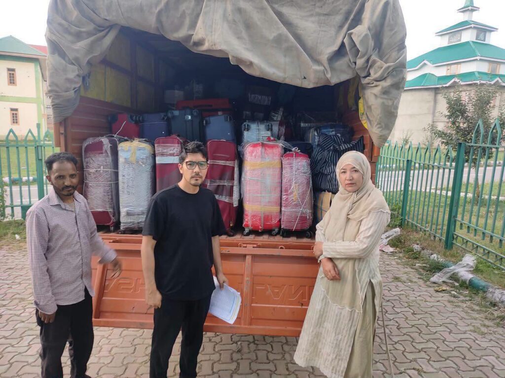 Haj Pilgrims’ Luggage Reaches Srinagar Haj House; Dispatch to Kargil and Leh Begins