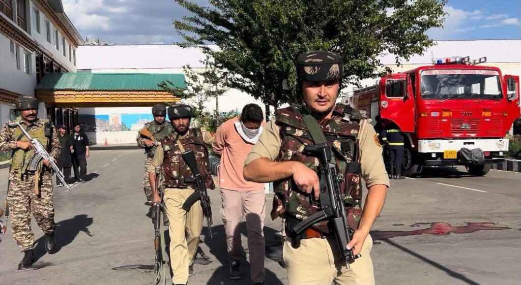  Kargil Police Conducts High-Intensity Mock Drill at Tourist Facilitation Centre
