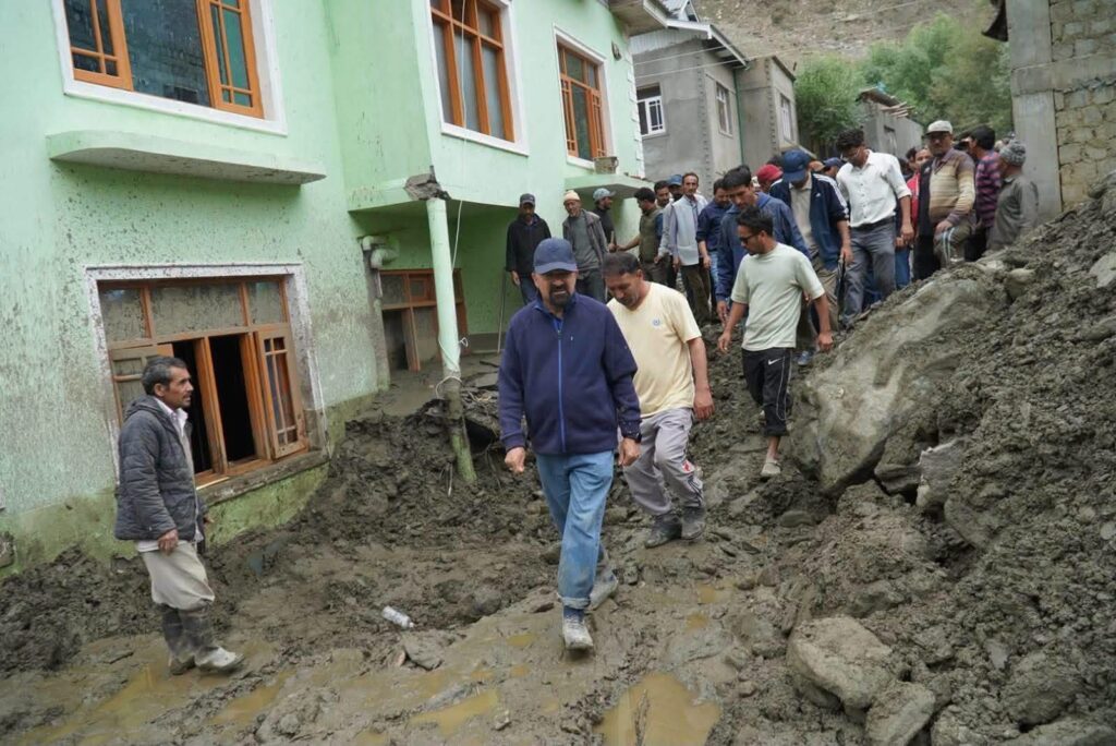  CEC Dr. Mohd. Jaffer Akhoon Visits Flash Flood-Affected Areas of Sankoo Sub-Division.