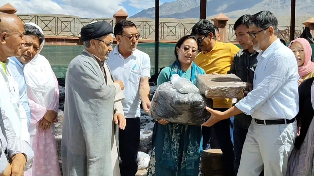 Department of Agriculture Distributes Button Mushroom Units to Farmers and SHGs in Kargil